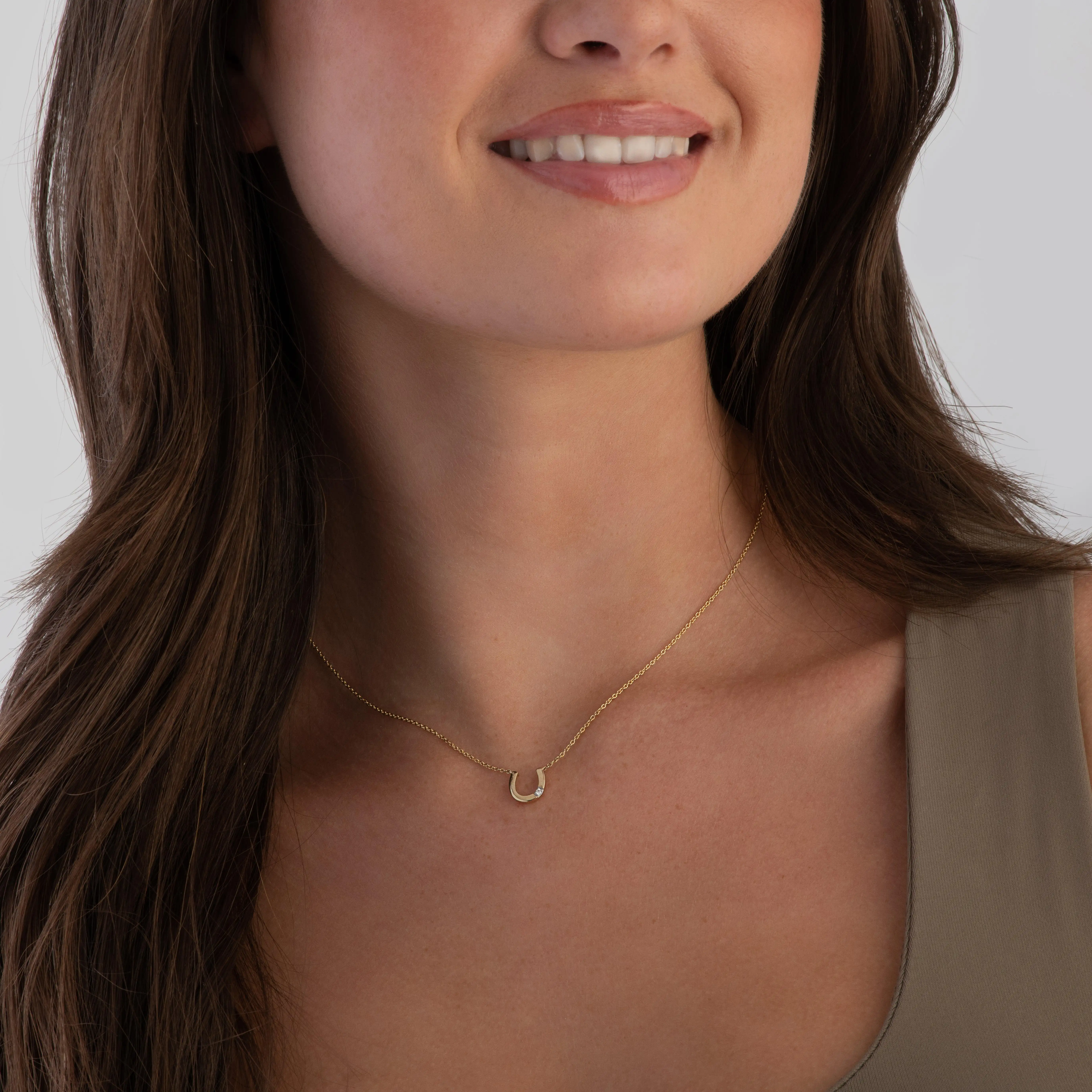 Beaverbrooks 9ct Yellow Gold Diamond Horseshoe Necklace 4 Beaverbrooks 9ct Yellow Gold Diamond Horseshoe Necklace
