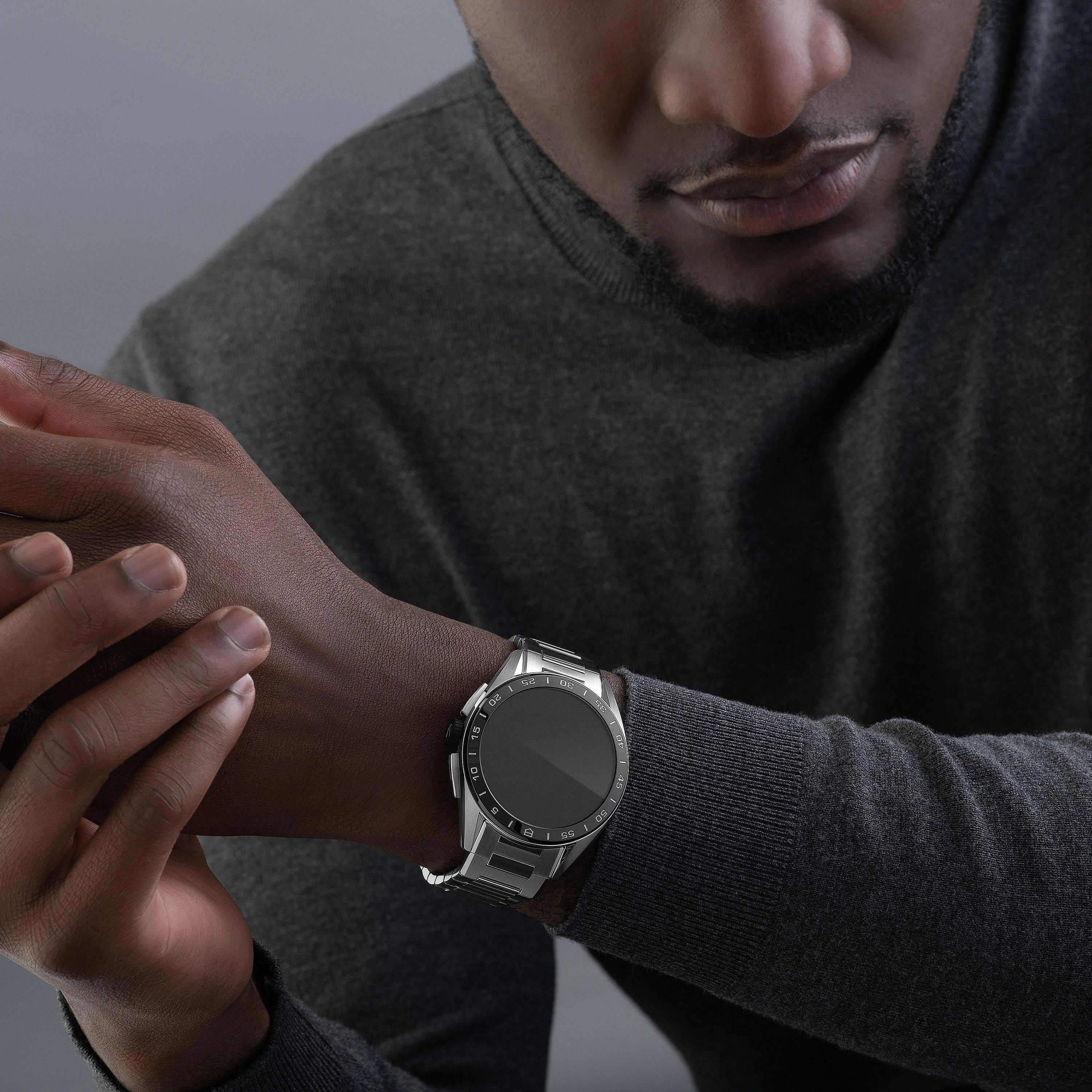 TAG Heuer ConnectedCalibre E4 45mm Smartwatch 7 TAG Heuer ConnectedCalibre E4 45mm Smartwatch